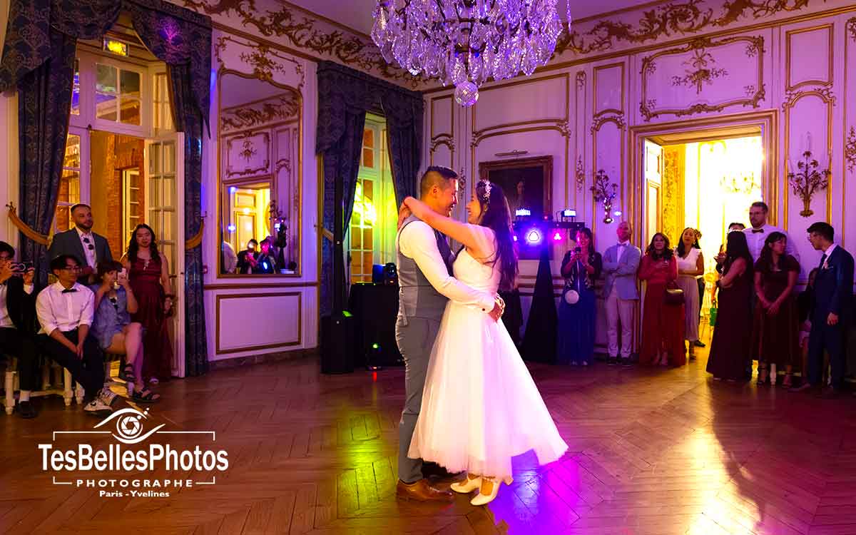 Photographe mariage chinois au Mont-Saint-Michel – reportage authentique de la cérémonie du thé traditionnelle